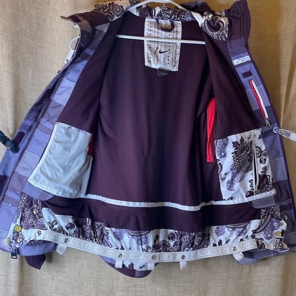 Nike Snowboarding Womens Coat Jacket Winter Purple Size small - Picture 6 of 7